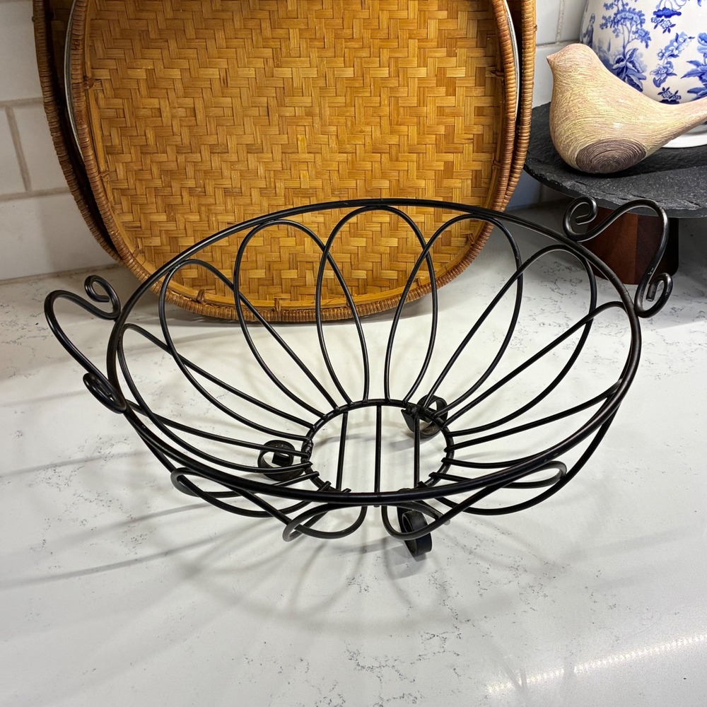 Wrought Iron Fruit Bowl Scrollwork Wire Basket Footed Farmhouse Rustic Cottage